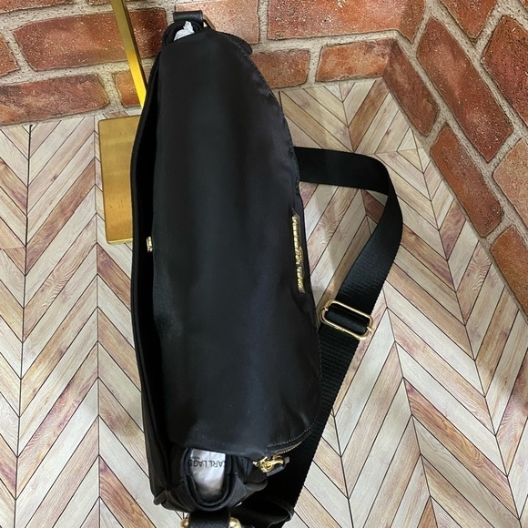 NWT Perfect travel bag or everyday bag! Great quality. - Picture 5 of 10